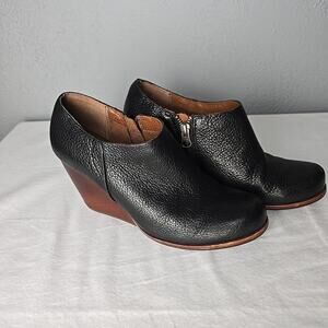 Kork-Ease Holmes Ankle Leather Wedge Heel Black Booties Size 8 Work Casual